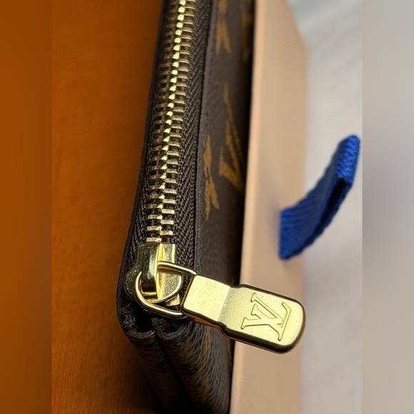 Louis Vuitton Monogram Key Pouch - Picture 7 of 16
